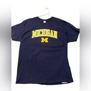 Michigan go blue mens tshirt size XL never worn